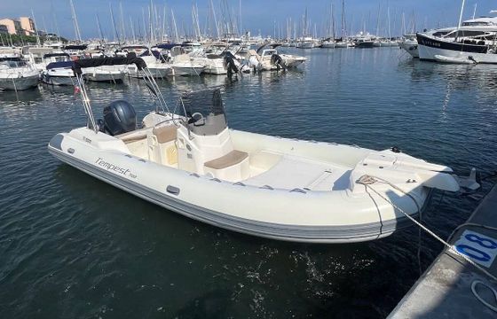 Motorboat Capelli Capelli Tempest 700 200hp