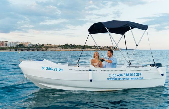 Boat without licence  Barco sin titulación Tarragona 15hp