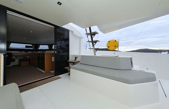 Catamaran DUFOUR 48 14.7m