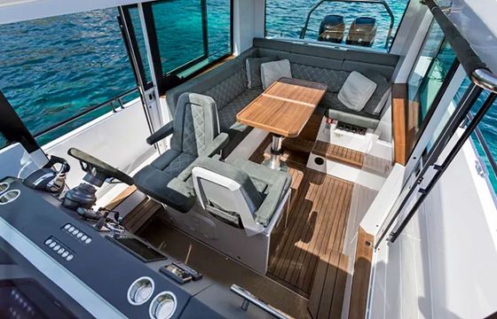 Motorboat Axopar 37XC Cross Cabin 600hp