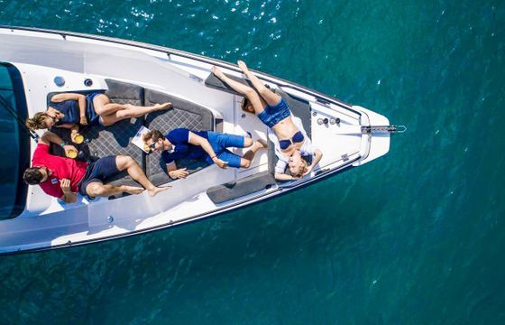 Motorboat Axopar 37XC Cross Cabin 600hp