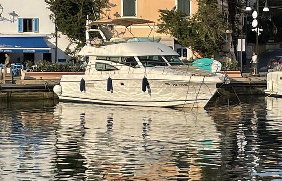 Motorboat JEANNEAU PRESTIGE 46 FLY 1000hp