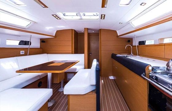 Sailboat Sun Odyssey 469 14m