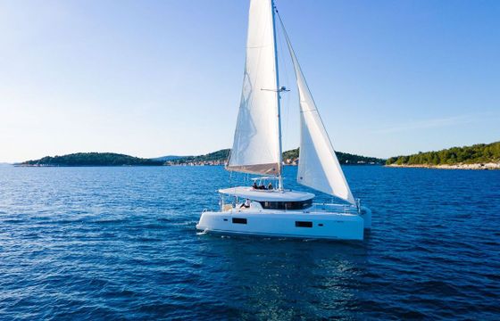 Catamaran Lagoon-Bénéteau Lagoon 42 - 3 + 2 cab. 12m