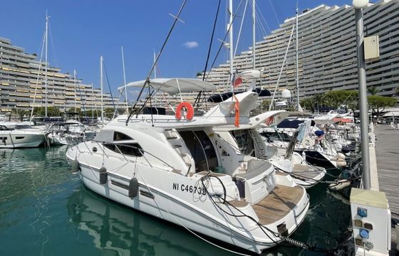 Motorboat Sealine F42/5 960hp