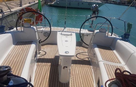 Sailboat BENETEAU OCEANIS 46 14.09m