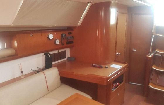 Sailboat BENETEAU OCEANIS 46 14.09m