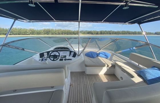 Motor yacht Sunseeker 90 4000hp