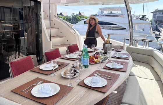 Motor yacht Sunseeker 90 4000hp