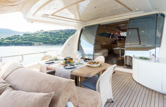 Motor yacht Alalunga Sport 85x 4800hp