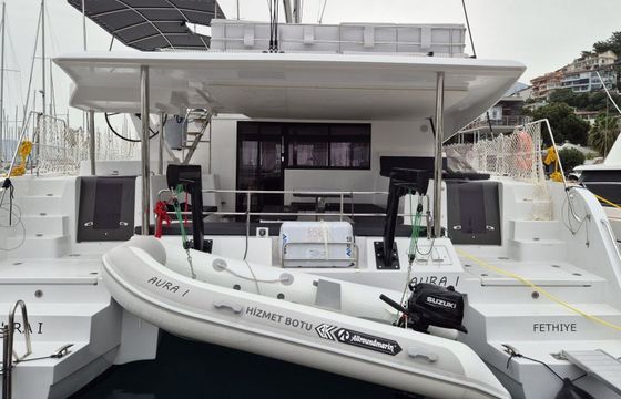 Catamaran Aventura 45 13m