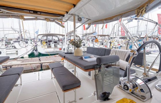 Sailboat Jeanneau Sun Loft 47 14m