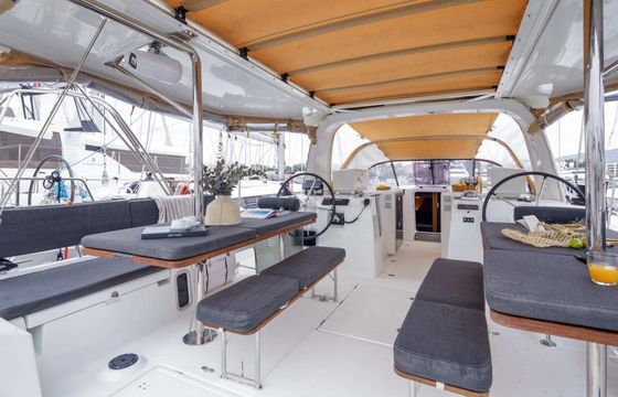 Sailboat Jeanneau Sun Loft 47 14m