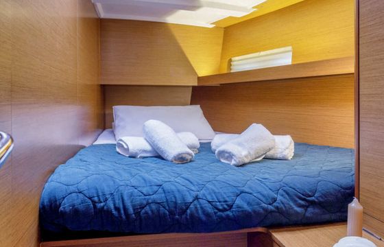 Sailboat Jeanneau Sun Loft 47 14m
