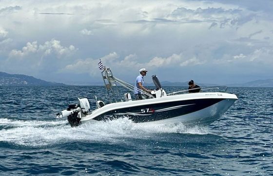 Motorboat Trimarchi 57s 100hp