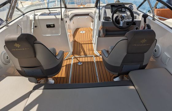 Motorboat Cap Camarat 6.5 BR 150hp
