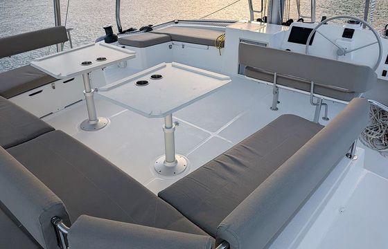Catamaran Catana Group Bali 5.4 - 6 + 2 cab. 16m