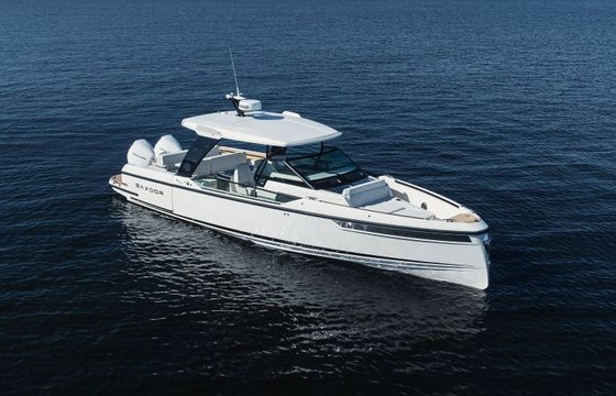 Motorboat saxdor 320 GTO 600hp