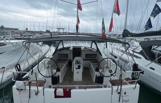 Sailboat Jeanneau Sun Odyssey 490 14m
