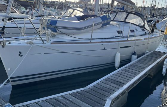 Sailboat 4 FIRST 31.7 (2 CAB) 9m