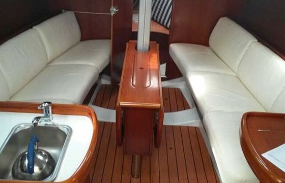 Sailboat 4 FIRST 31.7 (2 CAB) 9m