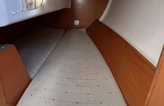Sailboat 4 FIRST 31.7 (2 CAB) 9m
