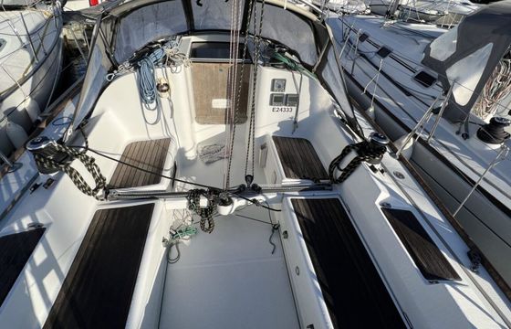 Sailboat 4 FIRST 31.7 (2 CAB) 9m