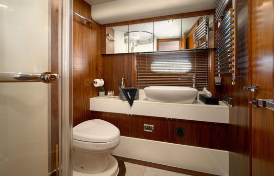 Motor yacht Sunseeker 72 Predator 3100hp