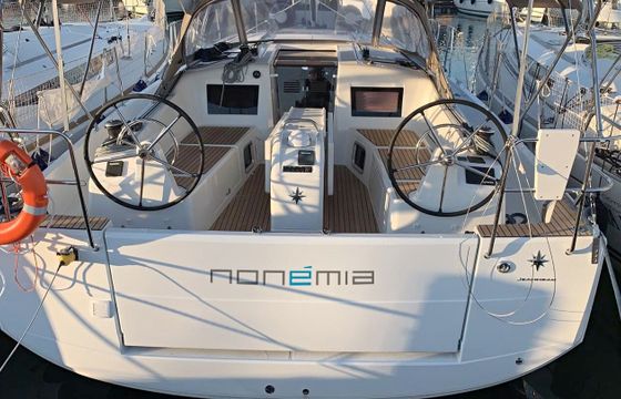 Sailboat Jeanneau Sun Odyssey 410 12.35m