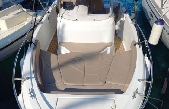 Motorboat Jeanneau Cap Camarat 6.5 CC Style 150hp