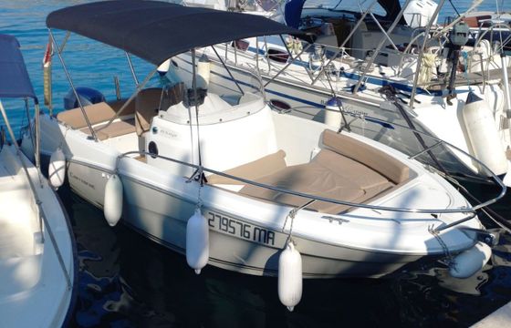 Motorboat Jeanneau Cap Camarat 6.5 CC Style 150hp