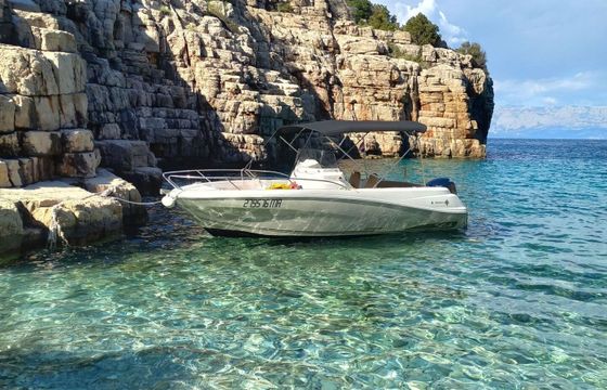Motorboat Jeanneau Cap Camarat 6.5 CC Style 150hp