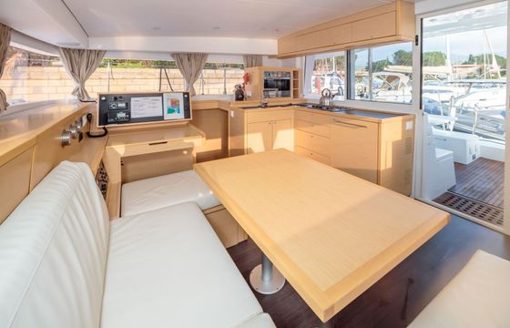 Catamaran LAGOON 400 S2 11.97m