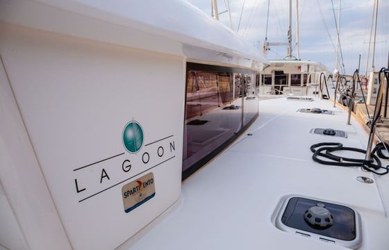 Catamaran LAGOON 400 S2 11.97m