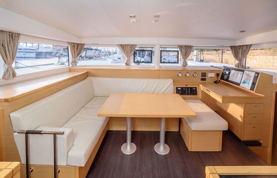 Catamaran LAGOON 400 S2 11.97m