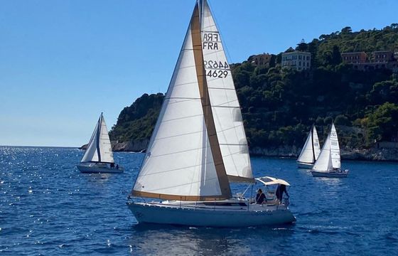 Sailboat Beneteau First 305 9m
