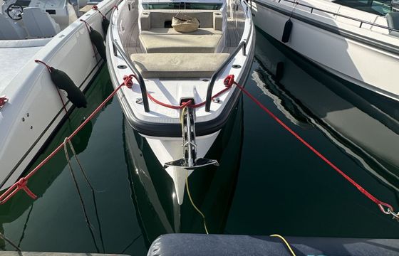 Motorboat Axopar 37 ST