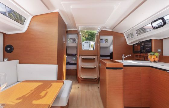 Sailboat Sun Odyssey 410 12m