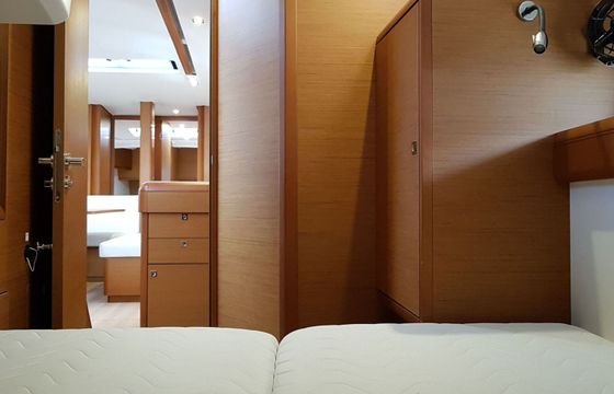Sailboat Jeanneau Sun Odyssey 519 15.38m