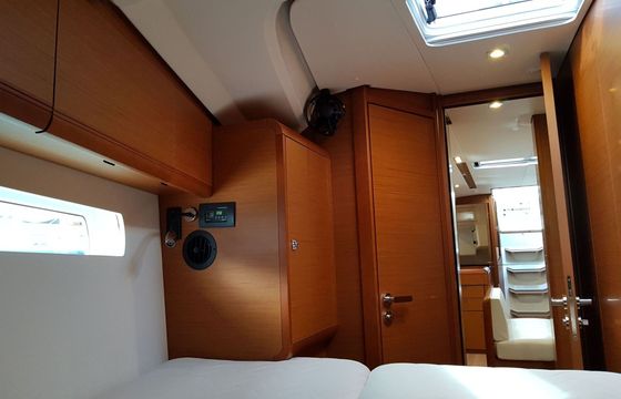 Sailboat Jeanneau Sun Odyssey 519 15.38m