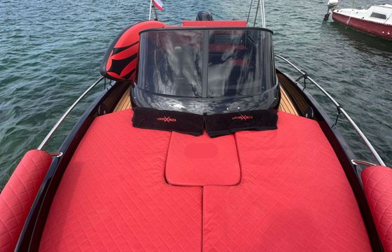 Motorboat Black boat Black RUBY 300hp