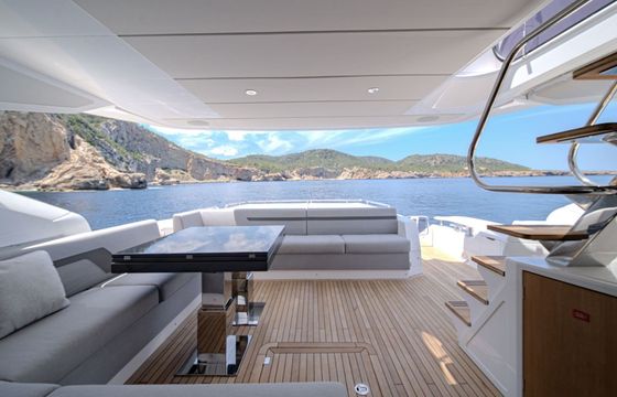 Motor yacht Sunseeker 74 Sport Yacht 3800hp