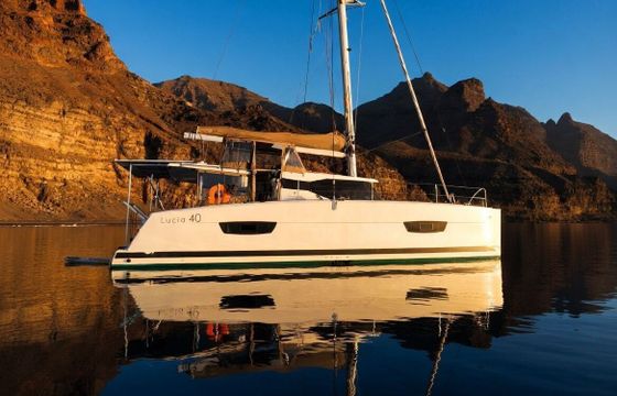 Catamaran Fountaine Pajot Lucia 40 12m