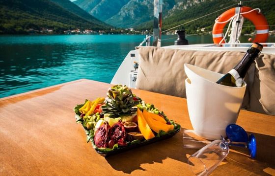 Catamaran Fountaine Pajot Lucia 40 12m