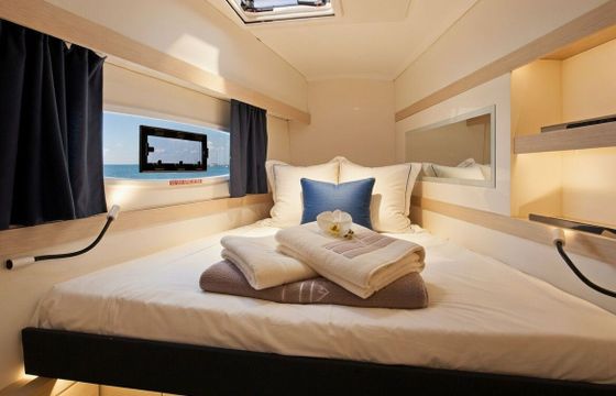 Catamaran Fountaine Pajot Lucia 40 12m