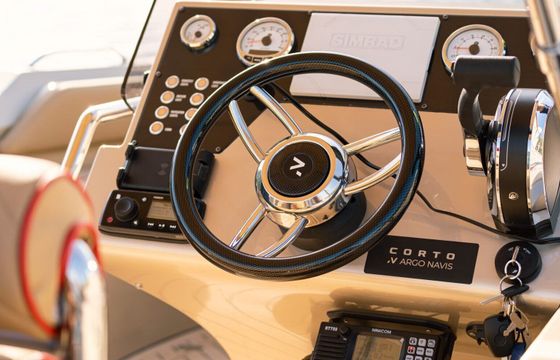 Motorboat Bulldog 600 150hp