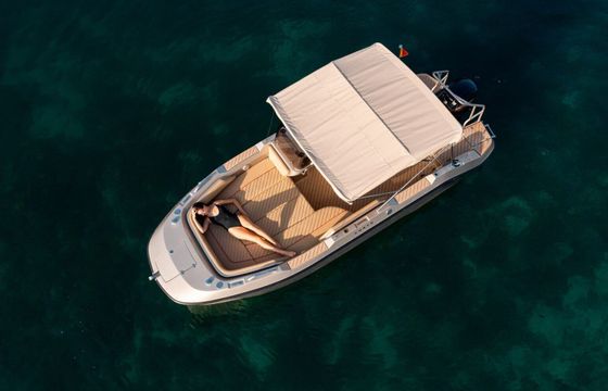 Motorboat Bulldog 600 150hp
