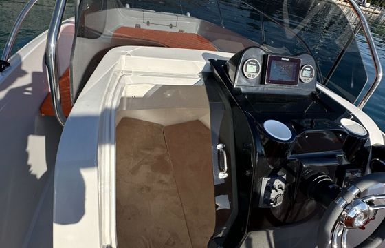 Motorboat Quicksilver 675 Open 150hp
