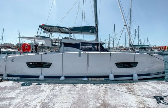 Catamaran Fountaine Pajot ISLA 40 11.93m