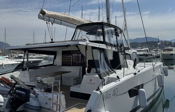 Catamaran FOUNTAINE PAJOT ISLA 40 11m